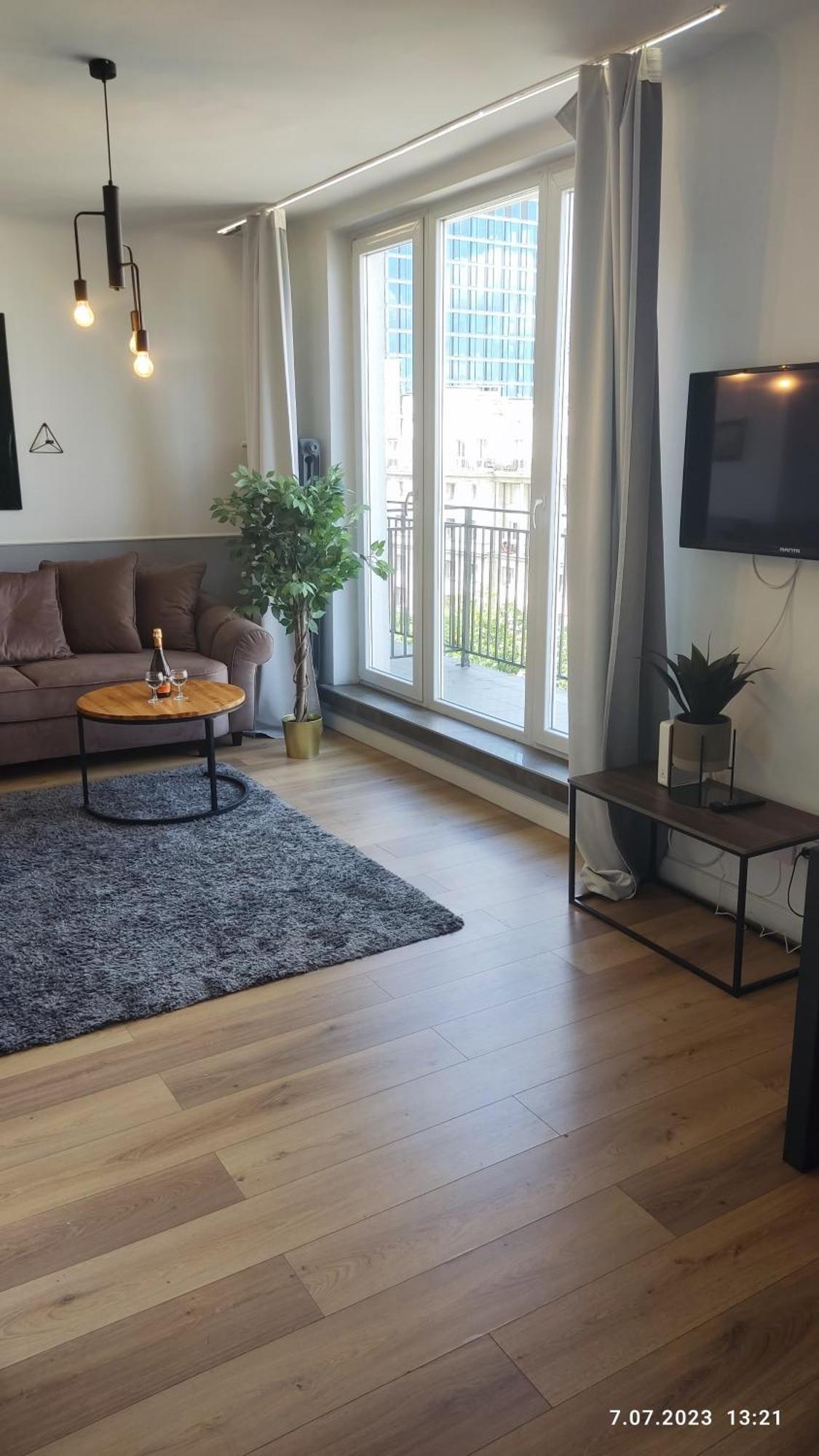 Be My Guest - Jerozolimskie - Super Centrum Metro Wi-fi Breakfast Apartment Warsaw